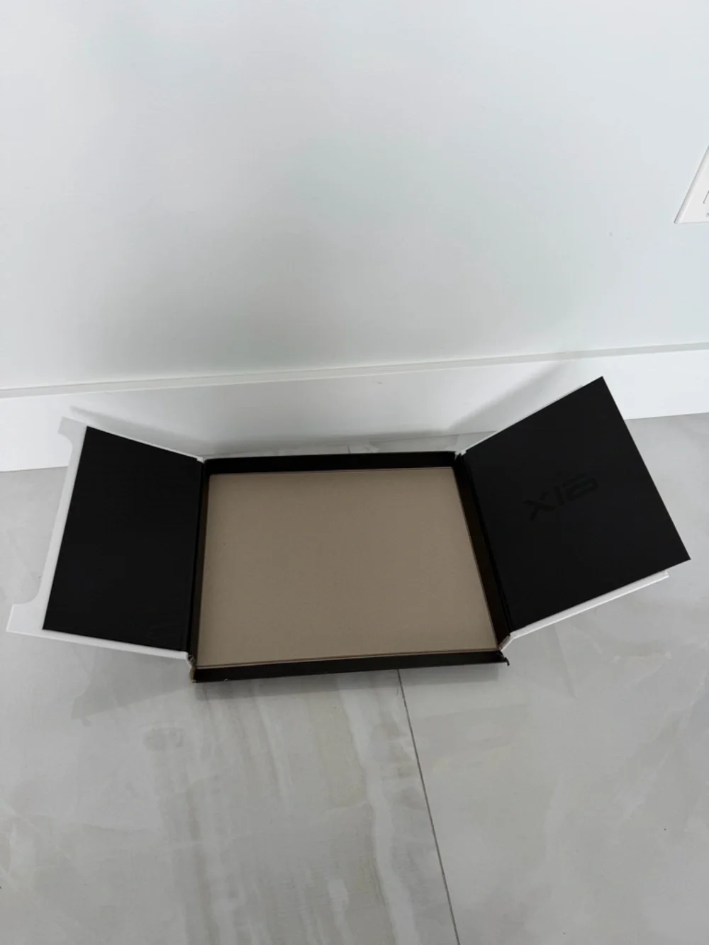 Alienware X16 R2 Empty Gaming Laptop Box - Picture 4 of 12